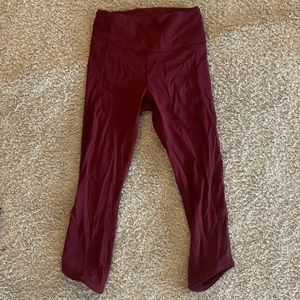 Lululemon maroon capris size 6